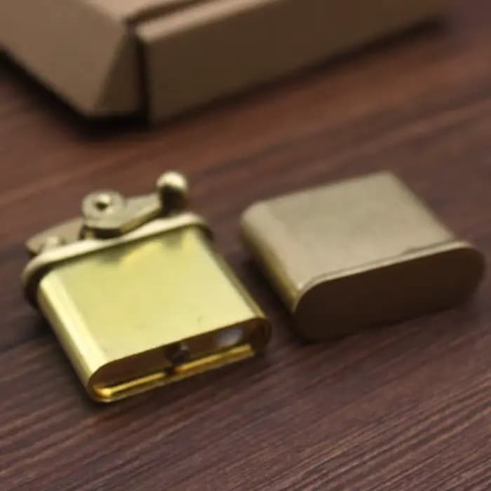 Briquet torche en laiton sans plomb, rétro, coupe-vent, à roue d'allumage, flamme nue pour extérieur, cadeau pour homme, accessoires pour cigarettes