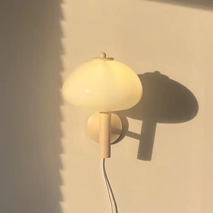 Applique Murale Crémeuse et Lente en Verre, Luminaire Décoratif d'Nik, Idéal pour une Chambre à Coucher, un Couloir, un Bureau ou une Chambre à Coucher
