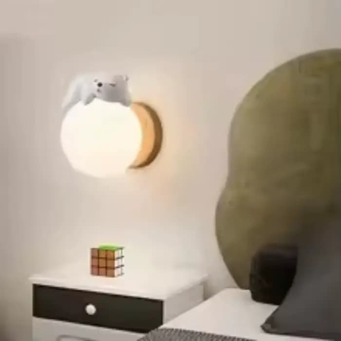 Lampe murale en bois naturel style crème, mignonne lampe de chevet planète animale de dessin animé, lampe moderne et simple pour chambre d'enfant