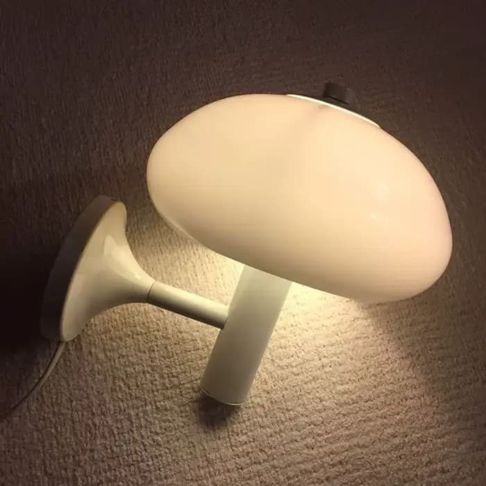 Applique Murale Crémeuse et Lente en Verre, Luminaire Décoratif d'Nik, Idéal pour une Chambre à Coucher, un Couloir, un Bureau ou une Chambre à Coucher