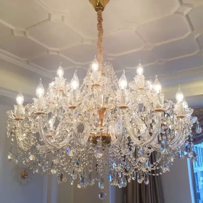 Plafonnier LED en cristal au design luxueux, éclairage d'intérieur, luminaire décoratif de plafond, idéal pour un salon ou une villa