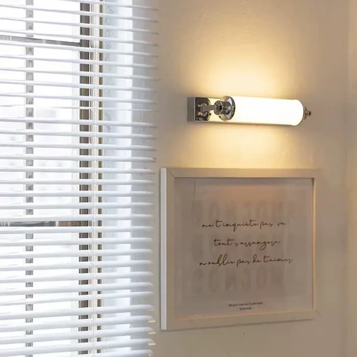 Lampe murale Bauhaus, style moderne minimaliste, lampes de chambre à coucher, éclairage de vanité pour salle de bain et décoration de chambre de style mid-century, couleur chrome