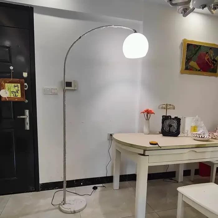 Lampadaire Led créatif nordique salon chambre en acier inoxydable grand lampadaire personnalité lampes sur pied en verre incurvé
