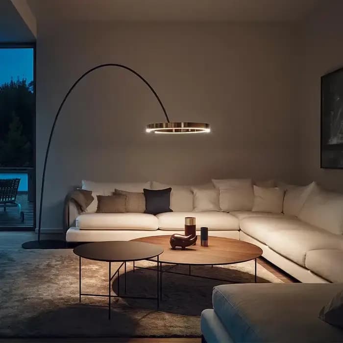 Lampadaire LED circulaire sur pied, design italien, pour salon, chambre à coucher, décor d'hôtel, chevet, lecture haute