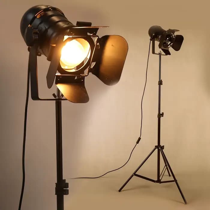 Lampadaire industriel créatif rétro sur trépied noir pour studio, éclairage de pièce, support d'éclairage, éclairage de plafond