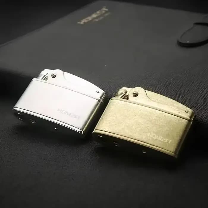 Briquet créatif en laiton à allumage par pression, flamme nue, briquet mécanique rétro, accessoires pour cigares et cigarettes, cadeau pour homme fumeur