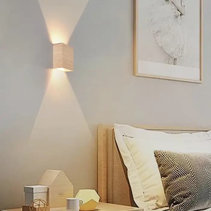 Applique murale LED en bois créative, lumière émettant de la lumière vers le haut et vers le bas, fond artistique, entrées, escaliers, balcons, escales, luminaires