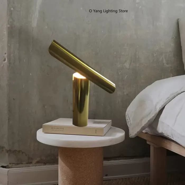 Lampe de bureau à ampoule LED design pour chambre d'hôtel, décoration de maison moderne en fer coloré, lumière décorative de chevet de chambre à coucher minimaliste moderne