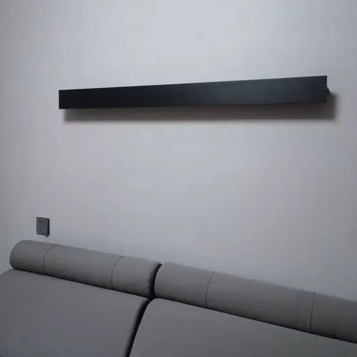 Applique Murale Dorée au Design Moderne, Luminaire Décoratif d'Nik, Idéal pour une Chambre à Coucher, un Couloir ou un Salon