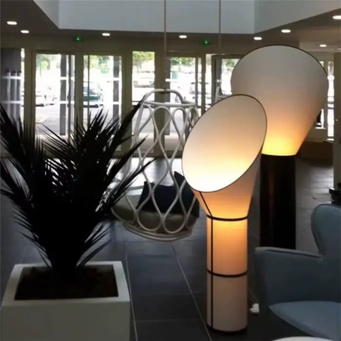 Lampadaire d'angle LED moderne, lampe sur pied en corne créative, salon, salon, hôtel, magasin, décor de canapé, designer