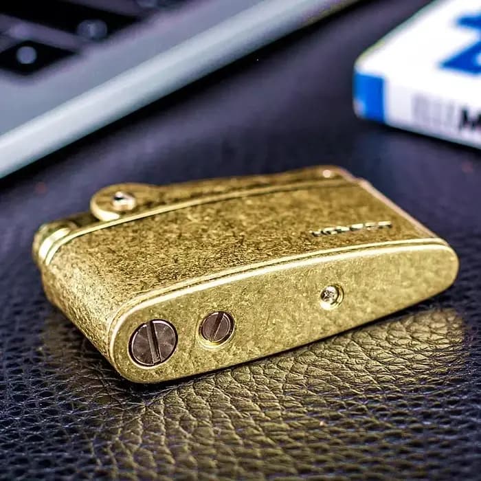Briquet créatif en laiton à allumage par pression, flamme nue, briquet mécanique rétro, accessoires pour cigares et cigarettes, cadeau pour homme fumeur