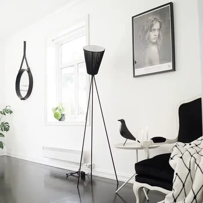 Lampadaire sur Pied en Bois au Design Danois Minimaliste, Design Moderne, Style Industriel, Luminaire Décoratif d'Nik, Idéal pour un Loft, une Salle à Manger ou une Chambre à Coucher