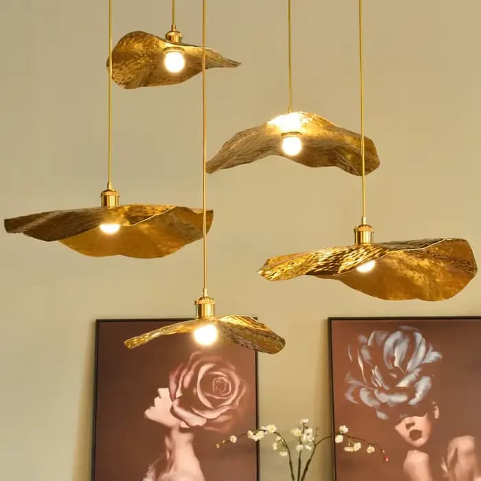 Lampe Suspendue en Laiton Martelé au Design Rétro de Luxe, Luminaire Décoratif d'Nik, Idéal pour une Salle à Manger ou une Boutique