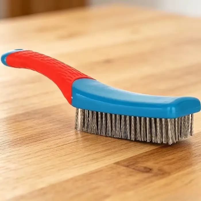 Brosse métallique en acier inoxydable robuste avec poignée en plastique confortable, idéale pour éliminer la rouille, les scories de soudure, la saleté et la peinture
