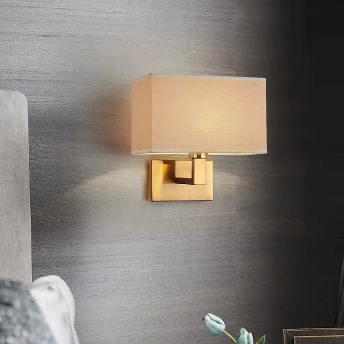 Applique murale de chevet d'hôtel transfrontalière moderne minimaliste chambre couverture en tissu lampe de lecture lampe murale intérieure créative américaine