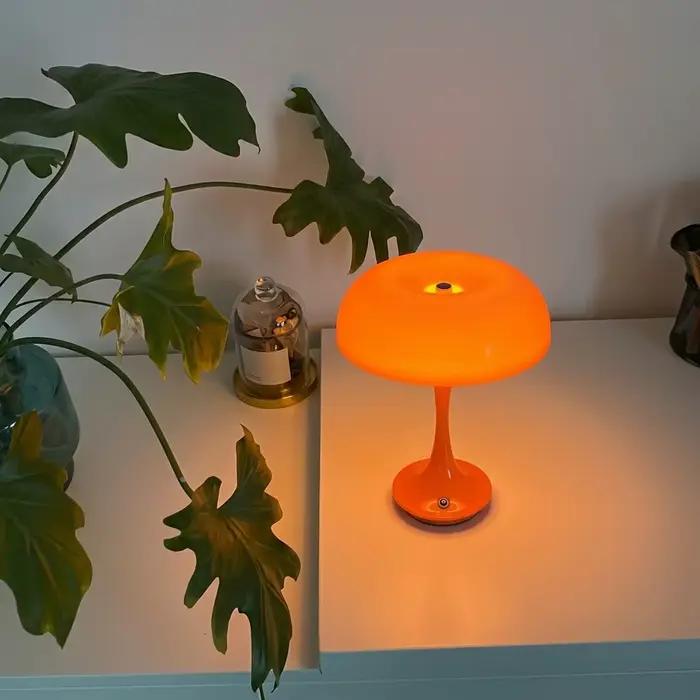 Lampe de table en forme de champignon, commande tactile, 3 couleurs, intensité réglable, sans fil, rechargeable, lumière LED en plastique, luminosité réglable, lampe de chevet