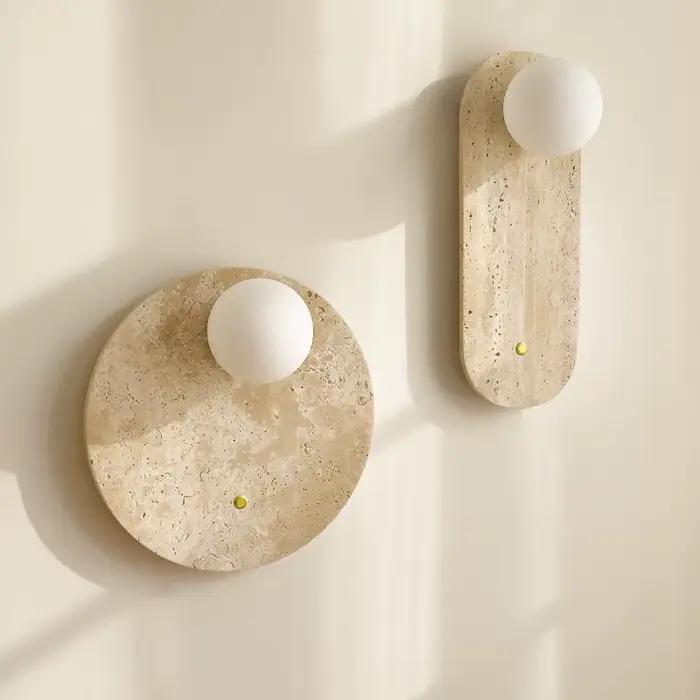 Applique murale en travertin avec boule de verre G9