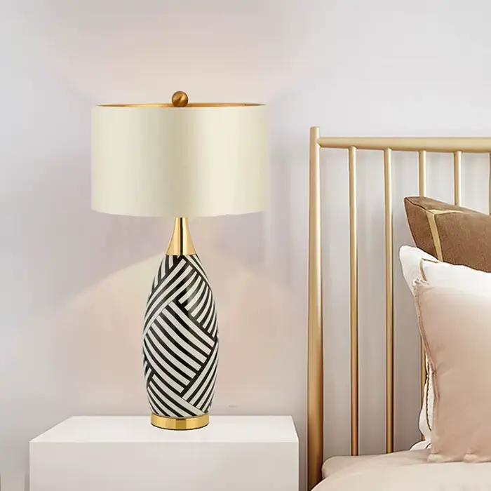 Lampe de table moderne en tissu, créative, en céramique, style européen et américain, pour salon, bureau, chambre à coucher, chevet, décoration de salle d'exposition, lampe de bureau