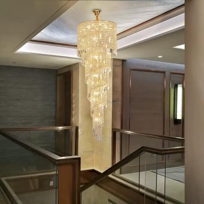 Lustre long en cristal pour escalier, lampe suspendue créative, luminaire LED de luxe pour la décoration de la maison, lustre moderne doré pour hall d'entrée