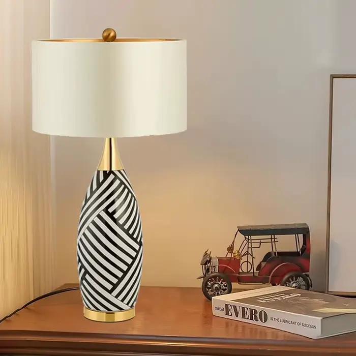 Lampe de table en céramique et tissu de style européen, éclairage créatif pour salon, bureau, chambre à coucher, chevet, salle d'exposition, décoration de bureau