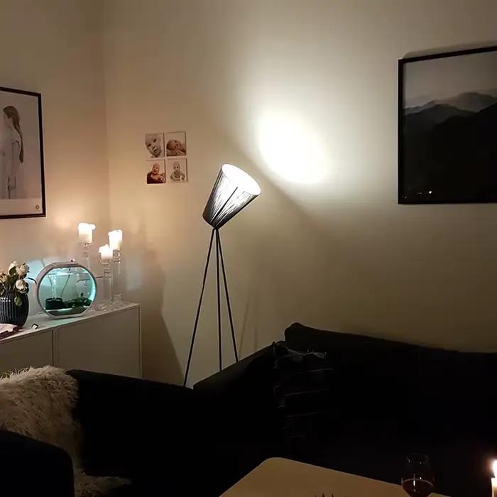 Lampadaire sur Pied en Bois au Design Danois Minimaliste, Design Moderne, Style Industriel, Luminaire Décoratif d'Nik, Idéal pour un Loft, une Salle à Manger ou une Chambre à Coucher
