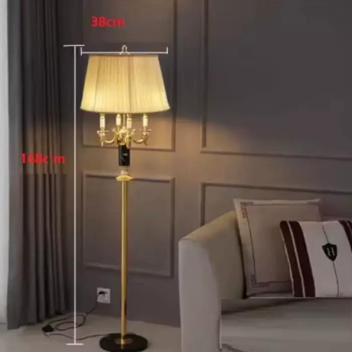 Lampadaire européen lampe de luxe haut de gamme rétro Villa salon chambre décoration noir cristal lampe de bureau verticale lampe de chevet